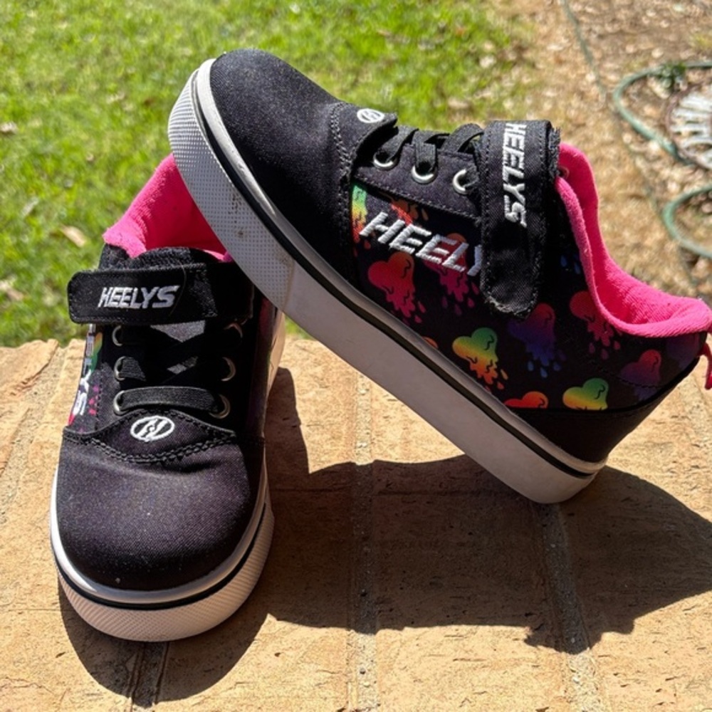 Heelys Kids Black wheeled shoes with Rainbow Heart Prints and Pink Lining